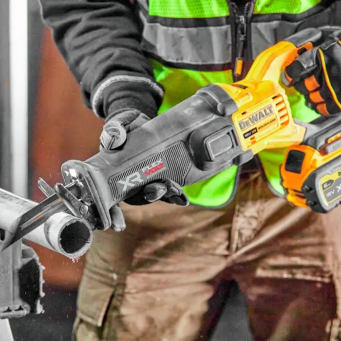 18v-xr-flexvolt-advantage-sabre-saw-82505-wlononwcrbpm7.webp