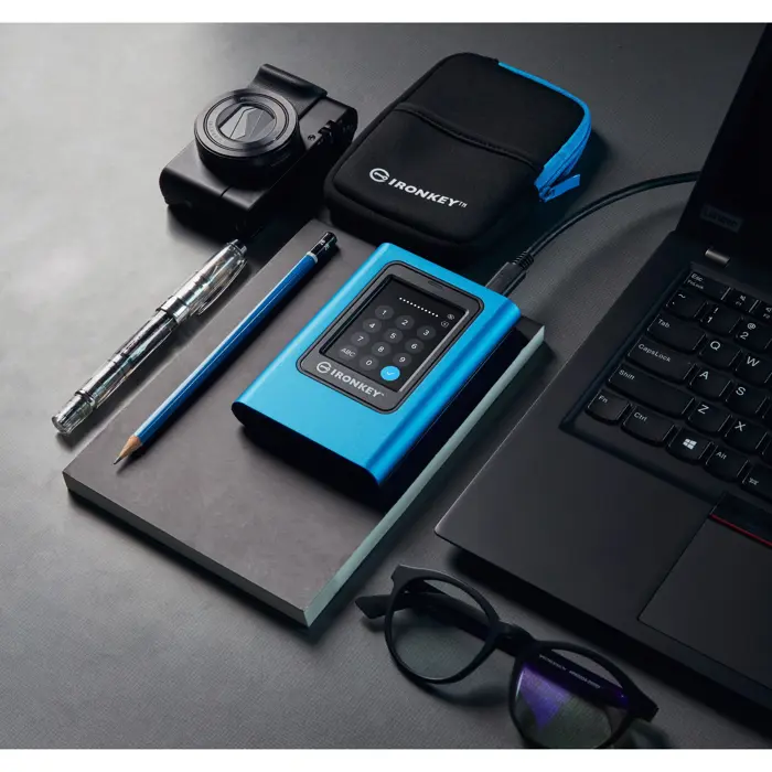 kingston-ironkey-vault-privacy-80-960-gb-external-ssd-bluebl-76746-ikvp80es960g-w.webp
