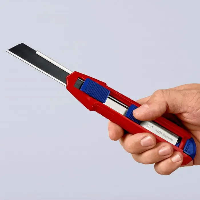 knipex-cutix-universal-knife-carpet-knife-redblue-incl-2-bla-6718-9010165bk-w.webp