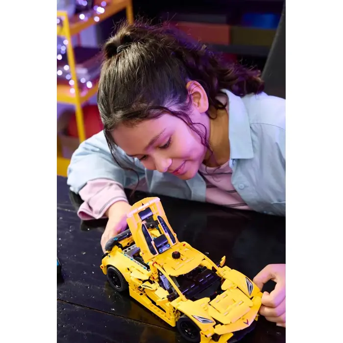 lego-technic-42205-chevrolet-corvette-stingray-93666-klolegleg1720.webp