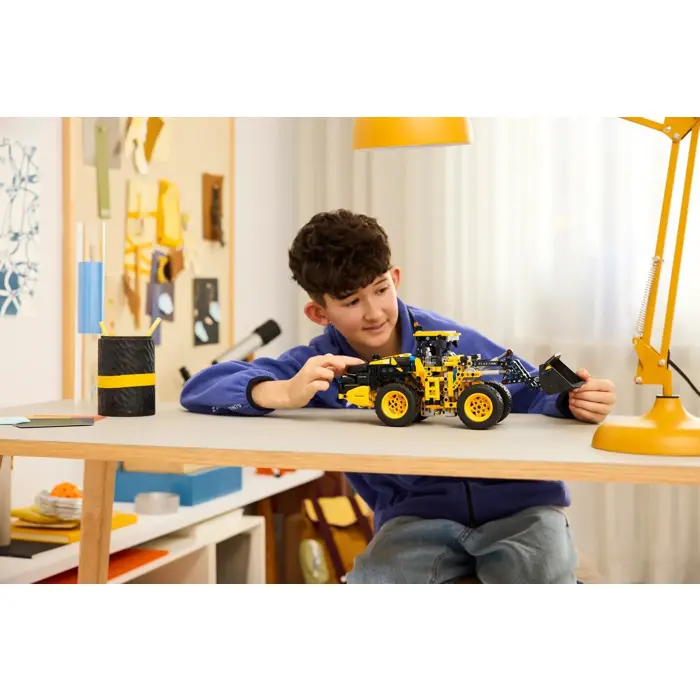 lego-technic-42209-volvo-l120-electric-wheel-loader-68277-klolegleg1801.webp