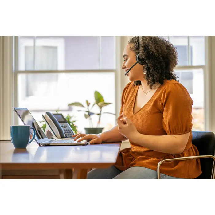 poly-voyager-4320-microsoft-teams-certified-usb-c-headset-bt-23871-wlononwcrfiwl.webp