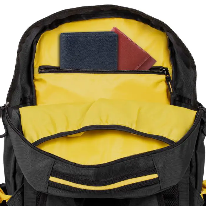 rivacase-30l-laptop-backpack-156-5461-black-30224-e0009754.webp