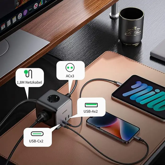 ugreen-diginest-cube-65w-3x-suko-2x-usb-c-2x-usb-a-18m-crno--8613-67342.webp