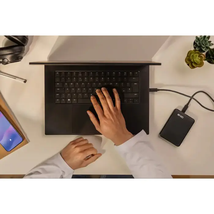 western-digital-elements-portable-usb-c-external-hard-drive--81957-diaweszew0156.webp