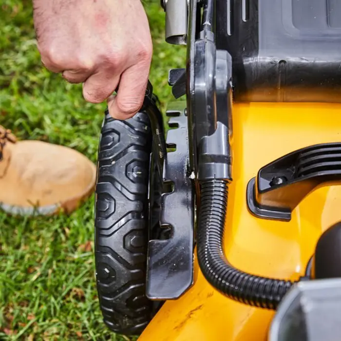 xr-2x18v-lawn-mower-with-aku-5ah-load-48cm-94149-wlononwcree60.webp